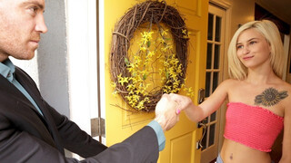 Egy perverz csapdába ejtése a tini Kiara Cole segítségével