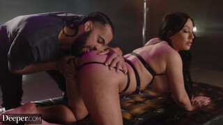 Deeper - Jennifer White szereti a perverz szexet