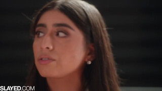 Hatalmas mellek kínálata ellenállhatatlan csábítással