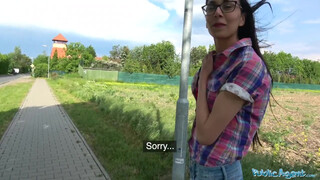 Félénk tini lány vad szex a réten