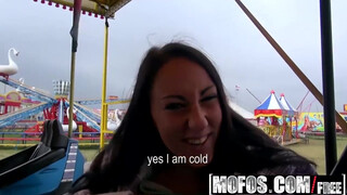 Mofos - baszás a vidámparkban