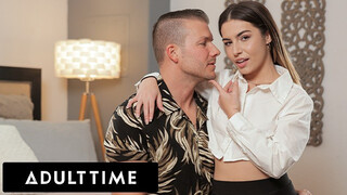 Dögös Chanel Camryn forró punciját alaposan megkeféli imádott szeretője