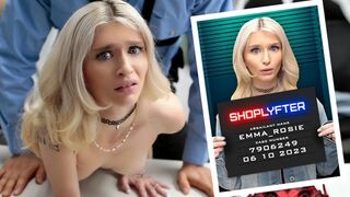 Emma Rosie ártatlanságot színlel, de hamar elárulja vétkeit és átadja magát a rendőr szenvedélyének