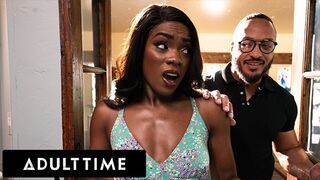 Magányos háziasszony Ana Foxxx párnán lovagol és forró ölelésben egyesül imádott férjével!