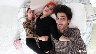 Dögös otthoni trió szenvedélyes amatőr játékokkal, sima bőr nélkül tabuk