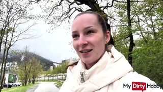 Dögös tini amatőr nyilvános kényeztetése egy ismeretlennek