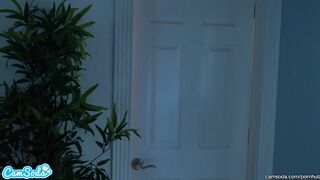 Meztelen megcsaló barátnő leleplezve a Trónok Harca bulin