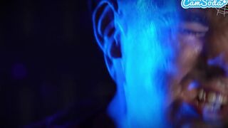 Kis Dugáspapa Lesben Lesi, Hogy Barátja Farkassá Válik, És Megdugja Óriás Feketéjét, Hogy Visszaváltoztassa - Halloween