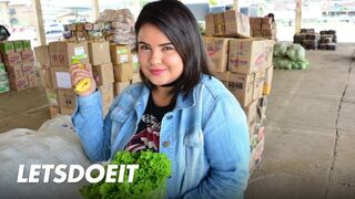 Bővérű latin MILF nedves puncija mélyen átszakítva Xiomara farkától