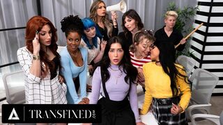 Forró transz főnök Jade Venus vadul dugja Jane Wilde-t az irodai csapat előtt