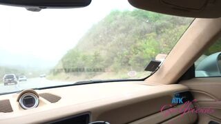 Strandrandi Nicole Luva szexi tini csajjal és vad autós orál POV