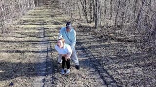 Dronnal kémlelt kirándulás és forró, mocskos zuhany utána