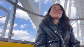 Tini latinák forró leszbikus játéka vidámparkban