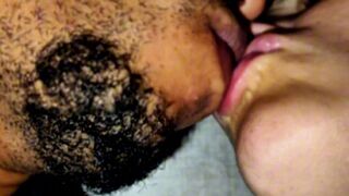 Mostoha apám éjjel besurran a szobámba, hogy tiltott, forró játékokat űzzünk