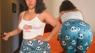 Mostohaanya leszidja a mostohafiát, majd ellazulást kér tőle egy forró masszázzsal