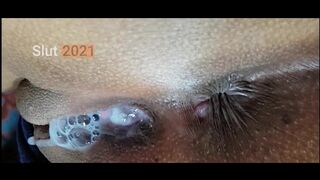 Hoppá! A fiatal amatőr punci teljesen ki lesz töltve forró gecivel!