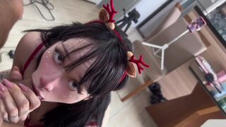 Karácsonyi öröm: Tökéletes szopás és vibrátor a nedves punciban ft. amberzinha