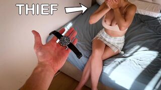 Szobalányt tetten értek lopáson, így fizette ki büntetését szexi alázattal