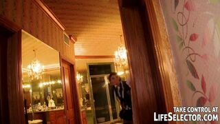 Érzéki felfedezés a Life Selectorban: Vad egyetemista csajok első anális kalandjai Isis Taylorral és barátnőivel hármasban