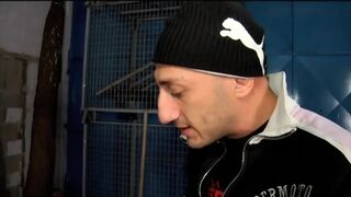 Szőke Sara Romain mohón elnyeli Omar Galanti vastag farkát, aztán duplán kitöltve élvezi a vad hármast