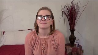 Forró MILF-ek hatalmas mellekkel intenzíven kitöltve a nedves puncijukat a Desperate Amateurs legújabb castingján