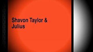Chavon Taylor, a dús keblű MILF élvezi, ahogy a hatalmas fekete farok mélyen a seggébe hatol.