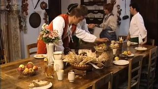 Ramon Nomar buja gyönyörrel ízleli a vékony keblű sztár nedves, forró száját retro hangulatban