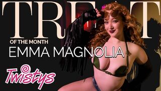 Twistys hangulatában: Emma Magnolia forró moteles kalandja - Játékok a bőröndből hatalmas mellekkel és szenvedéllyel